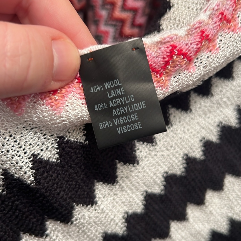 Chevron Wool Blend Ruana XL - Picture 5 of 7